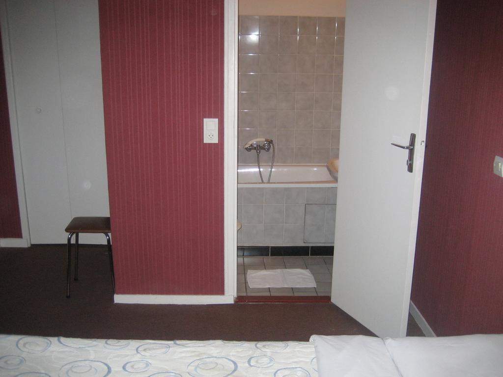 Hotel Meteore Paris Ngoại thất bức ảnh